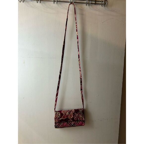 Vera Bradley quilted crossbody wallet burgandy pinks 8"x4.5" - Picture 1 of 7